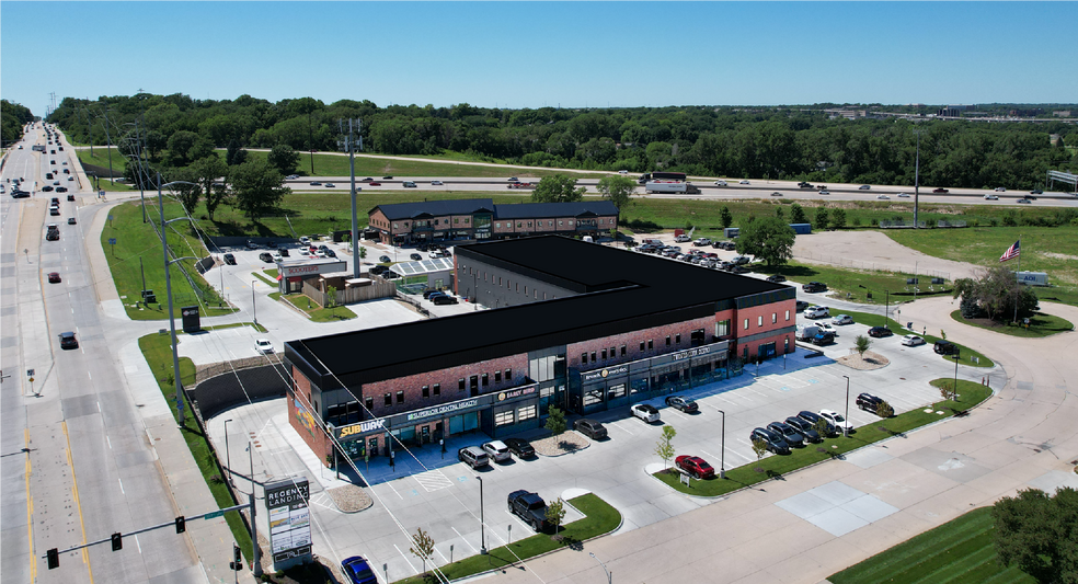 Regency Landing, Omaha, NE en alquiler - Foto del edificio - Imagen 2 de 6