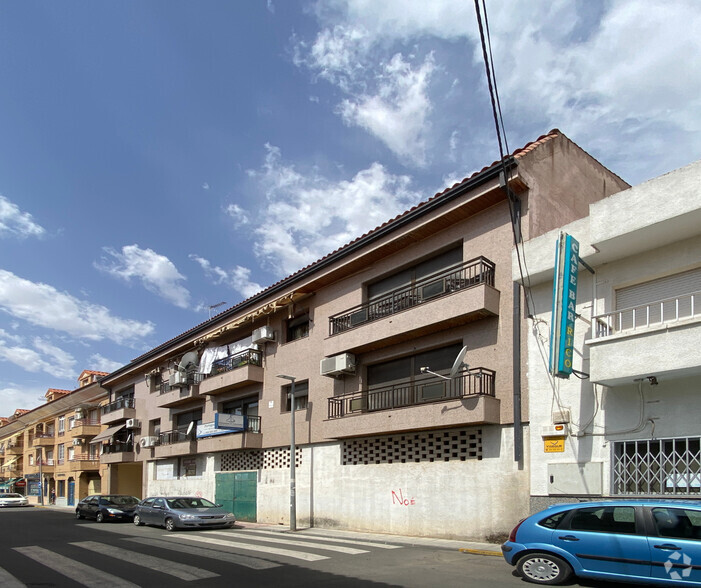 Calle Illescas, 13, Yuncos, Toledo en venta - Foto del edificio - Imagen 2 de 2