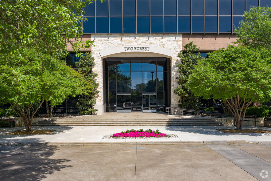 12201 Merit Dr, Dallas, TX en alquiler - Foto del edificio - Imagen 3 de 23