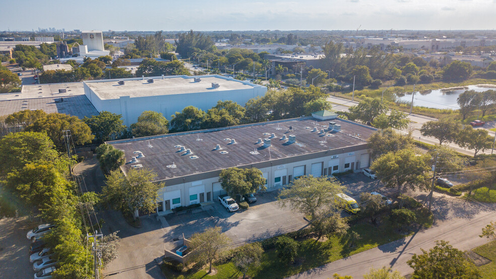 2050 N Andrews Ave, Pompano Beach, FL en alquiler - Foto del edificio - Imagen 2 de 5