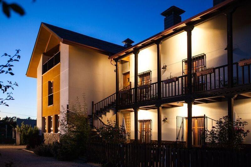 Hotel y hospedaje en Carucedo, León en venta - Foto del edificio - Imagen 2 de 16