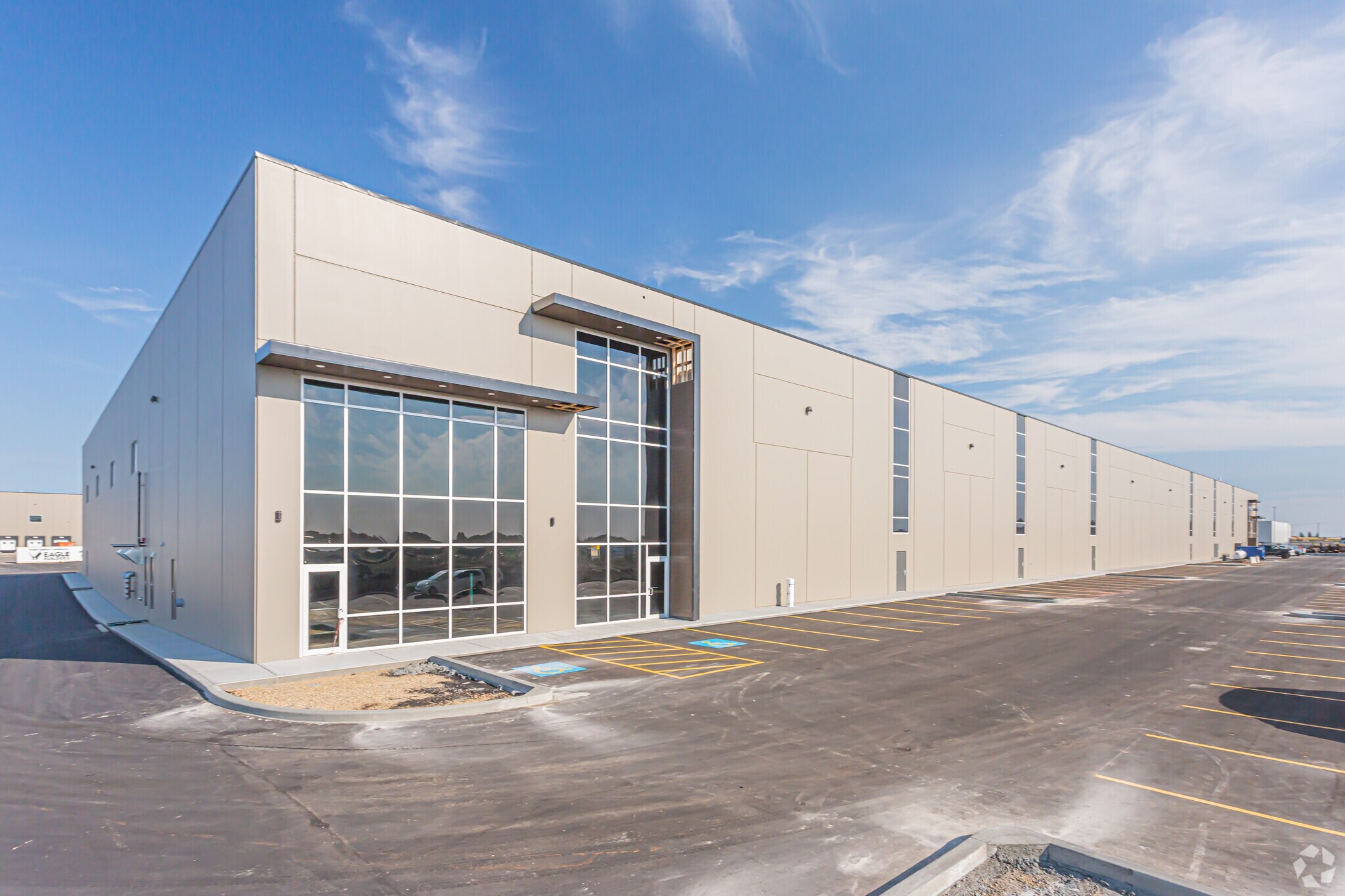 1075 36 Av, Nisku, AB en alquiler Foto principal- Imagen 1 de 6