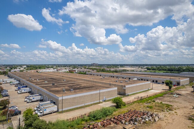 Más detalles de 1930-1998 Afton St, Houston, TX - Nave en alquiler