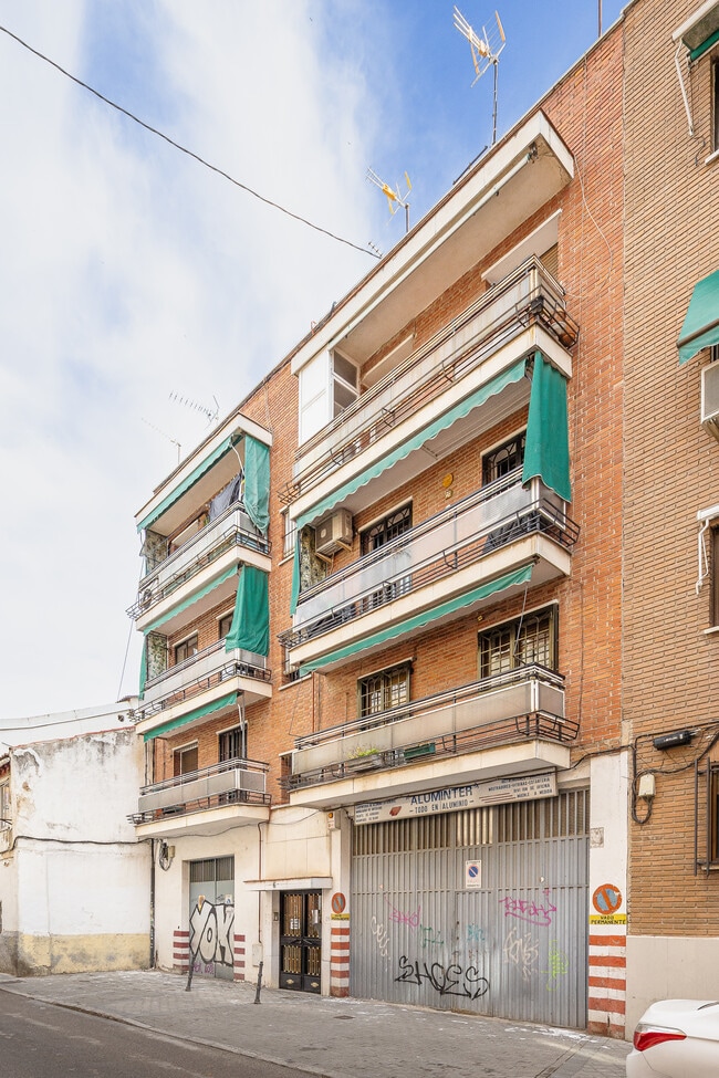 Más detalles de Calle Galeotes, 6, Madrid - Nave en alquiler