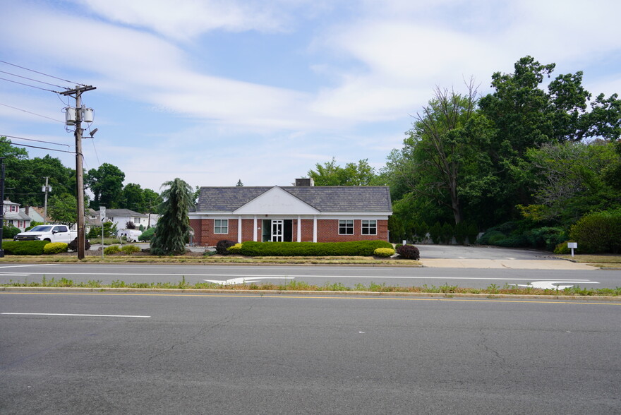 995 Bloomfield Ave, West Caldwell, NJ en alquiler - Foto del edificio - Imagen 1 de 11