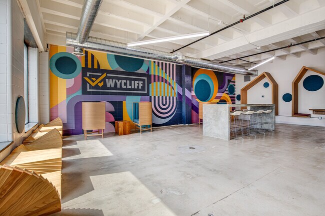 Más detalles de 2327 Wycliff St, Saint Paul, MN - Nave en alquiler