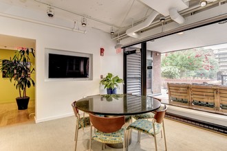 1050 30th St NW, Washington, DC en alquiler Foto del interior- Imagen 2 de 8