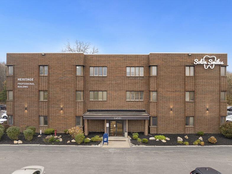 34501 Aurora Rd, Solon, OH en alquiler - Foto del edificio - Imagen 2 de 13