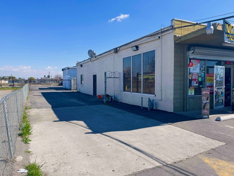 2222 S Chester Ave, Bakersfield, CA en venta - Foto del edificio - Imagen 1 de 4