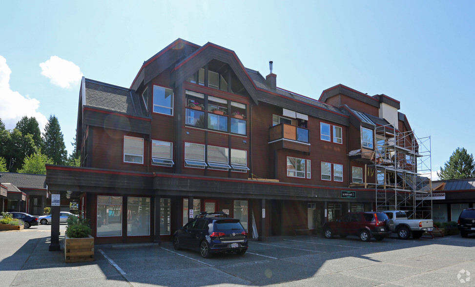 3711-3763 Delbrook Ave, North Vancouver, BC en alquiler - Foto del edificio - Imagen 2 de 44