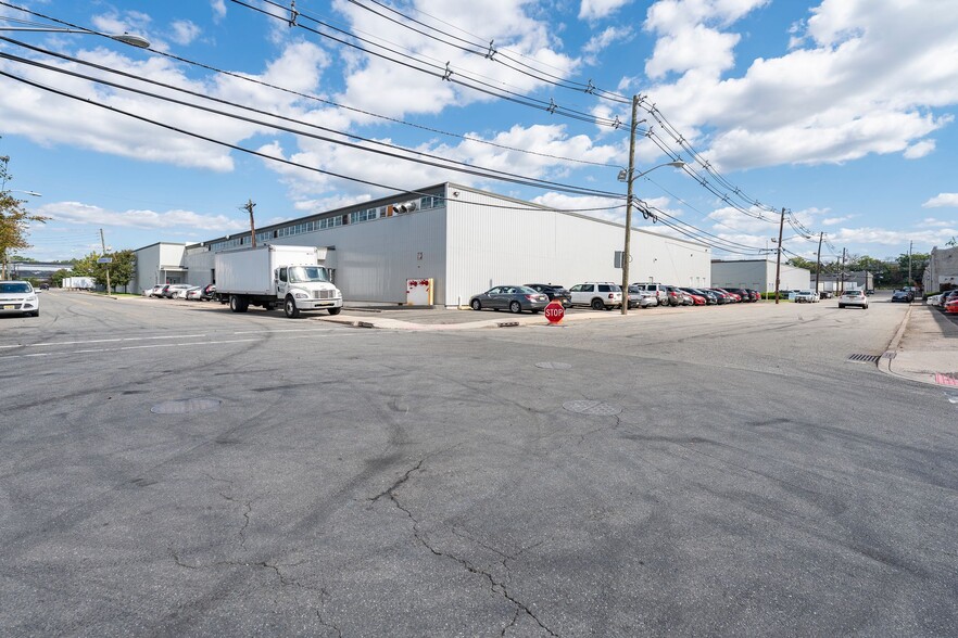 75 Wood St, Paterson, NJ en alquiler - Foto del edificio - Imagen 3 de 12