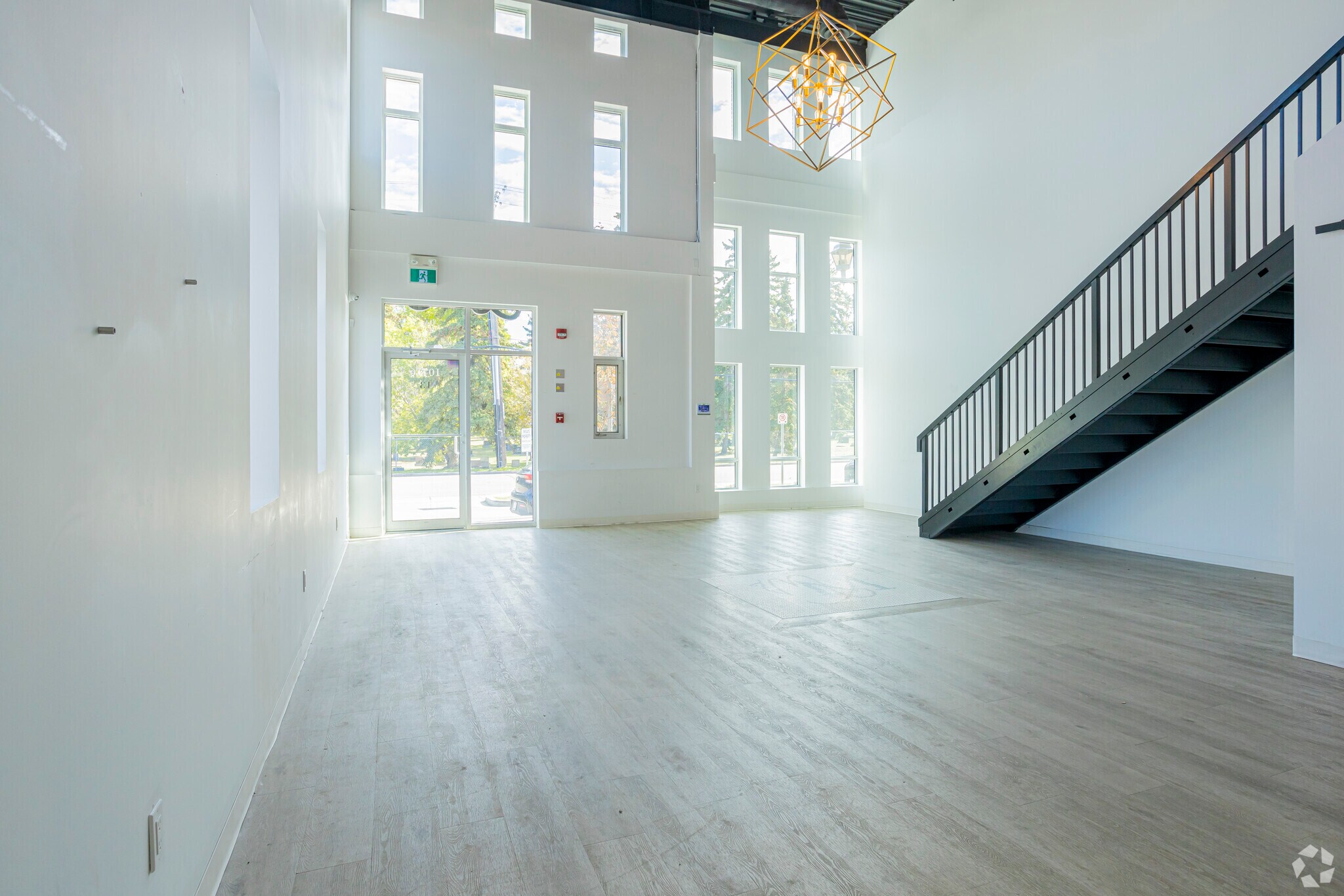 10704 120 St NW, Edmonton, AB en alquiler Foto del interior- Imagen 1 de 3