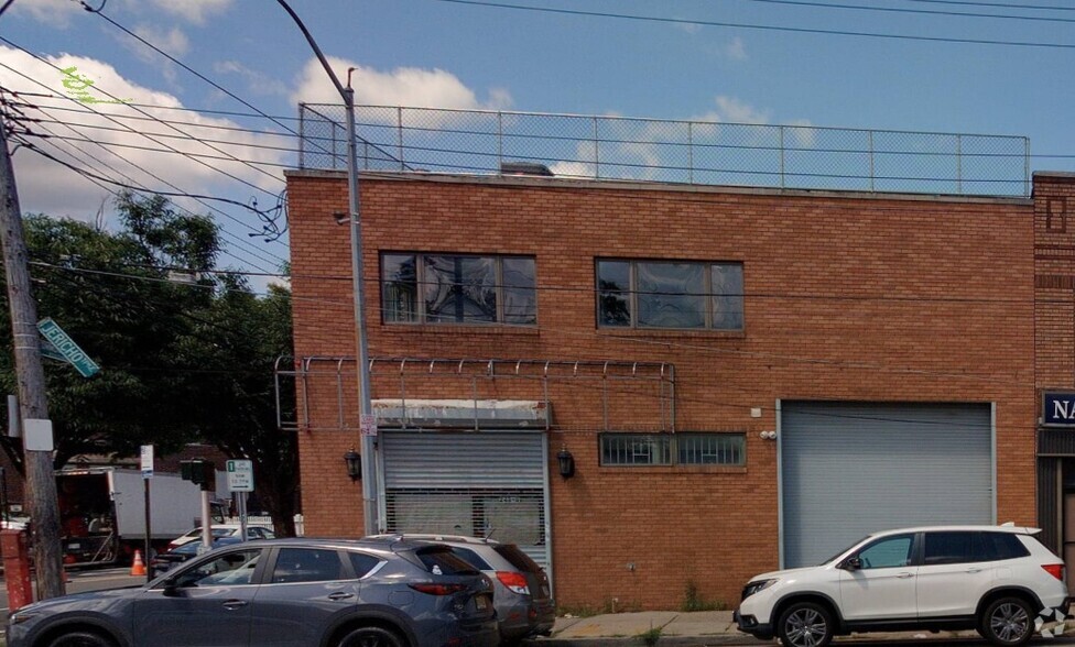 248-01 Jericho Tpke, Bellerose, NY en venta - Foto del edificio - Imagen 1 de 1