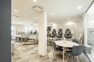 2065-2121 Rue Crescent, Montréal, QC en alquiler Foto del interior- Imagen 2 de 4