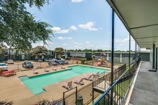 Más detalles de 504 Dudley Cir, Arlington, TX - Edificio residencial​ en venta