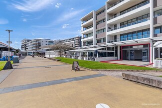 Más detalles de 15-17 Honeysuckle Dr, Newcastle - Local en alquiler