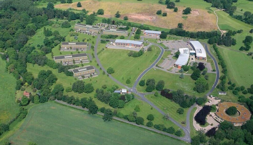 Abbey Park, Kenilworth en alquiler - Foto del edificio - Imagen 3 de 22