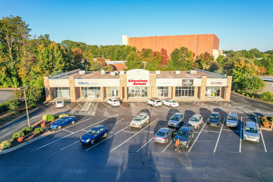 2500 Battleground Ave, Greensboro, NC en alquiler - Foto del edificio - Imagen 1 de 5