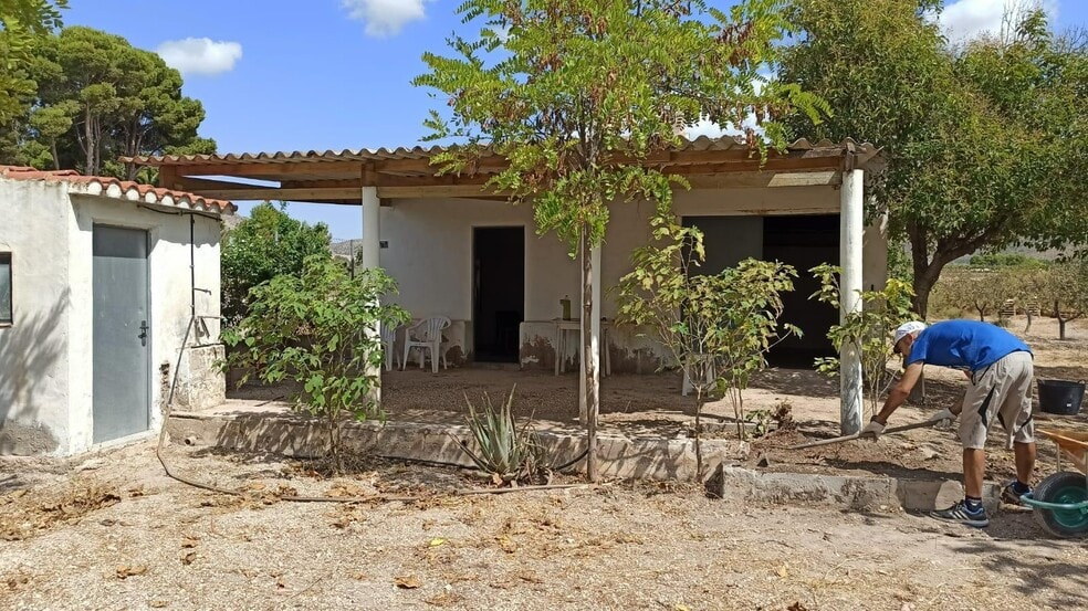 Nave en Novelda, Alicante en venta - Foto del edificio - Imagen 2 de 10