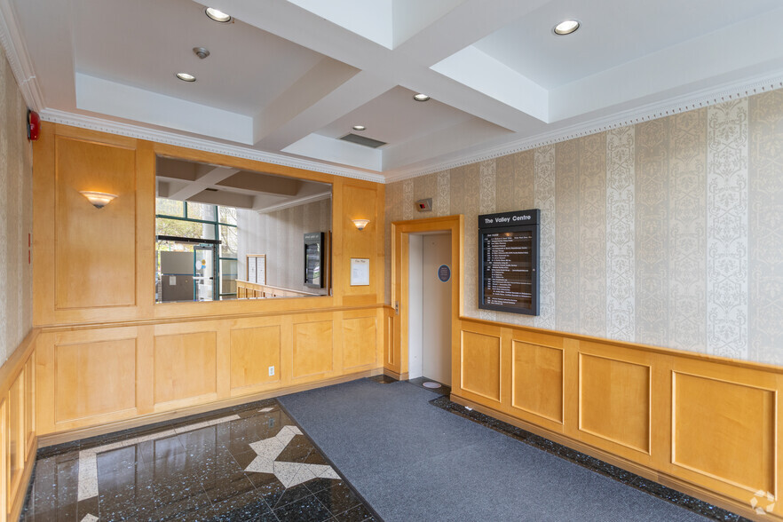 1200 Lynn Valley Rd, North Vancouver District, BC en alquiler - Lobby - Imagen 3 de 8