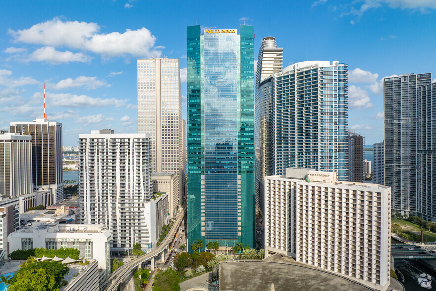 333 SE 2nd Ave, Miami, FL en alquiler - Foto del edificio - Imagen 1 de 18