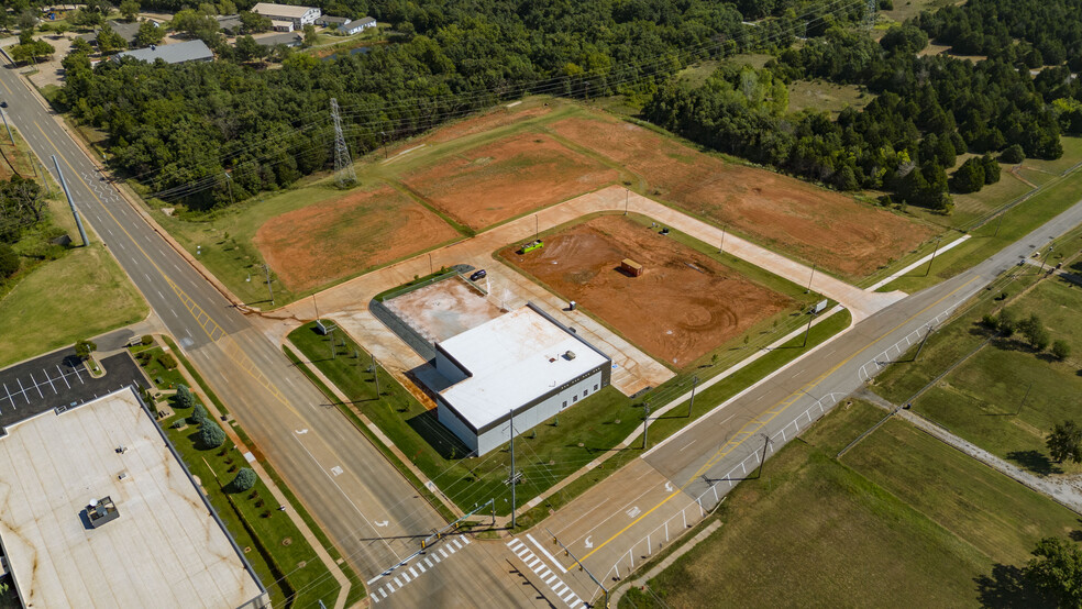 1001 NE 122nd St, Oklahoma City, OK en alquiler - Foto del edificio - Imagen 1 de 4