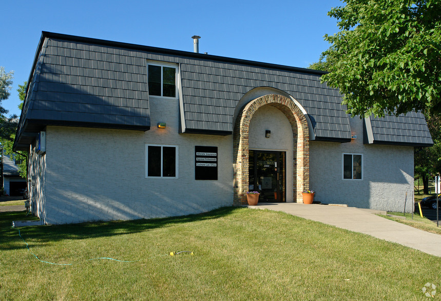 2301 Woodbridge St, Roseville, MN en alquiler - Foto principal - Imagen 1 de 2