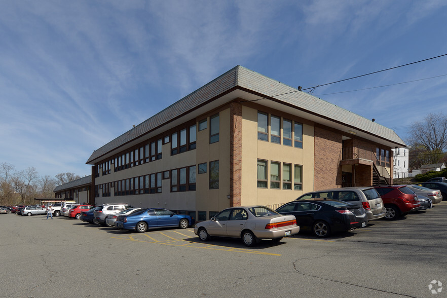 333 School St, Pawtucket, RI en venta - Foto del edificio - Imagen 2 de 28