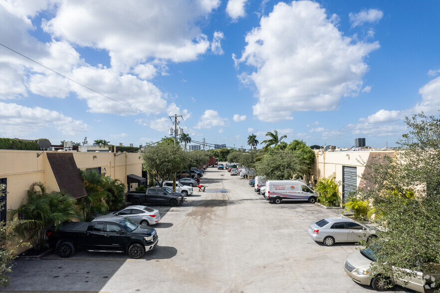 5149-5199 NW 74th Ave, Miami, FL en alquiler - Foto del edificio - Imagen 2 de 5