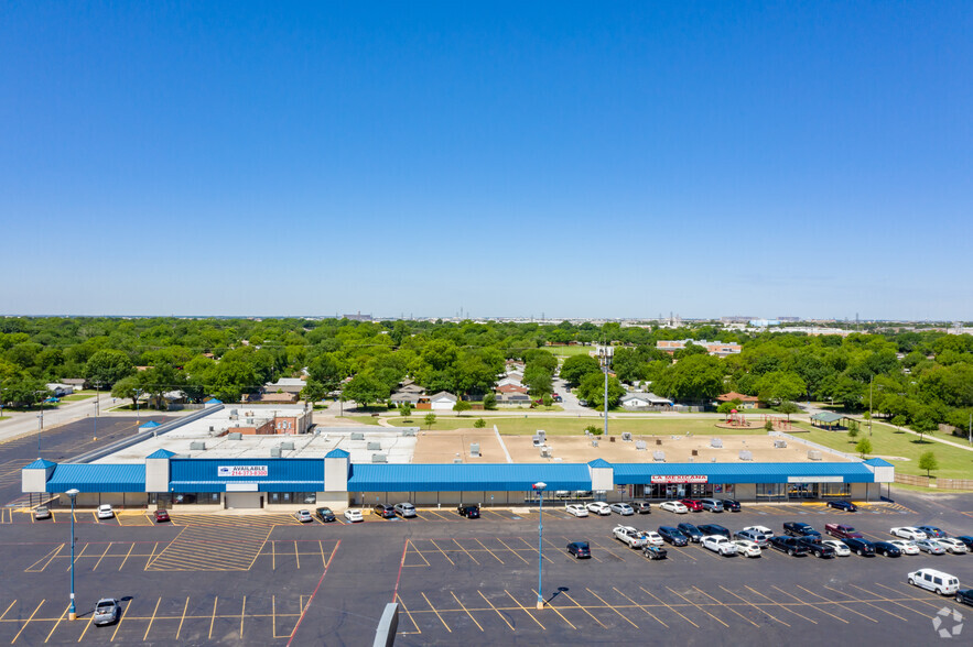 4105-4121 Denton Hwy, Haltom City, TX en alquiler - Foto del edificio - Imagen 1 de 11