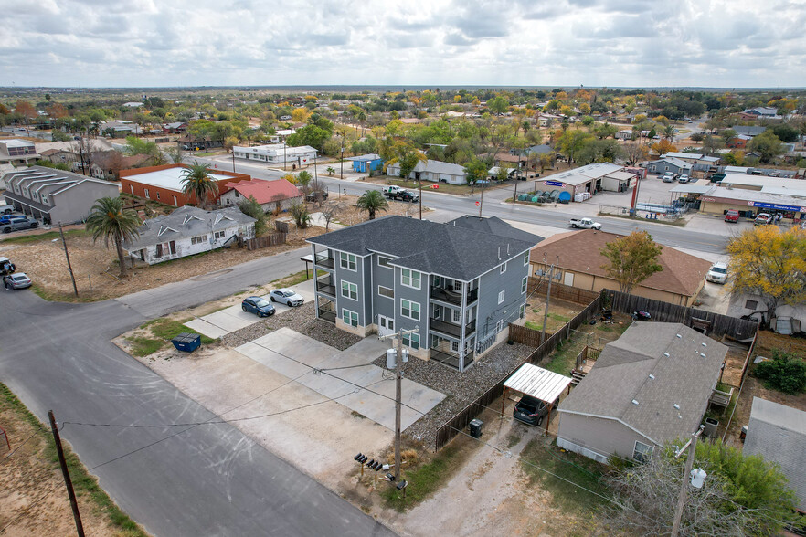 1200 W Houston St, Carrizo Springs, TX en venta - Foto del edificio - Imagen 3 de 19