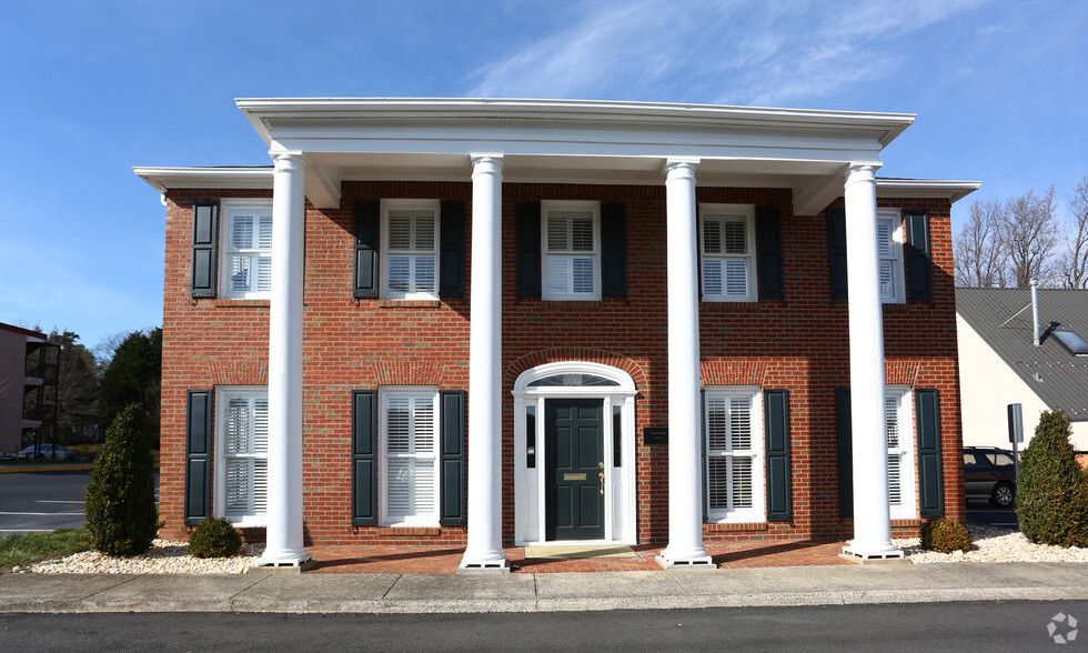 440 Premier Cir, Charlottesville, VA en alquiler - Foto del edificio - Imagen 2 de 7