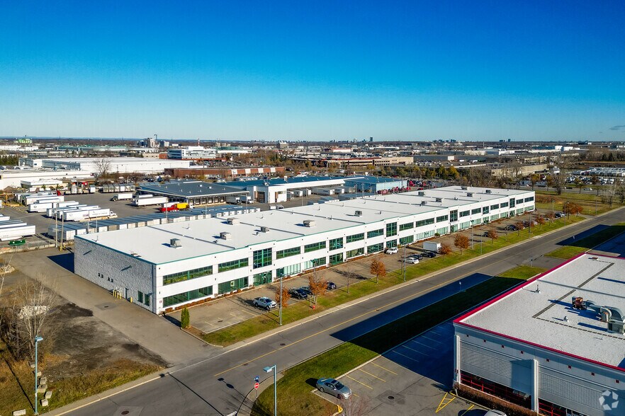 155-245 Av Avro, Pointe-claire, QC en alquiler - Vista aérea - Imagen 2 de 11