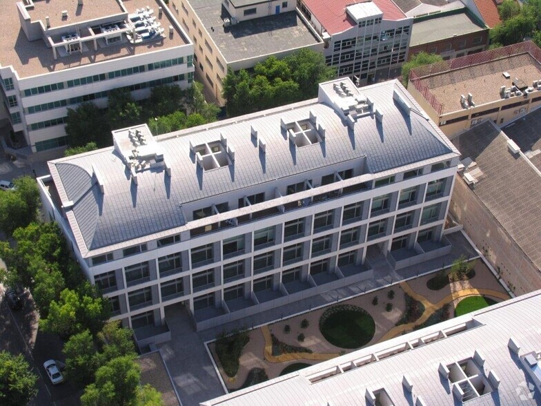 Calle de Julián Camarillo, 47, Madrid, Madrid en alquiler - Foto del edificio - Imagen 2 de 11