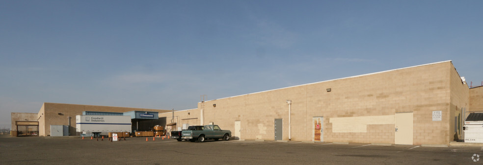 751 N Golden State Blvd, Turlock, CA en venta - Foto del edificio - Imagen 2 de 5