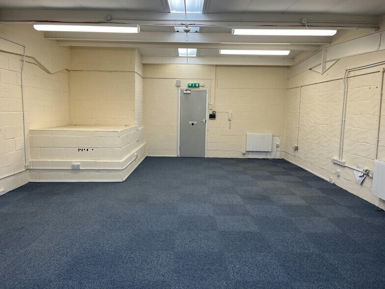 Edison Rd, Aylesbury en alquiler - Foto del edificio - Imagen 3 de 14