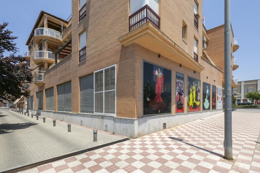 Local en Albolote en venta - Foto del edificio - Imagen 3 de 20