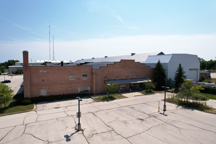 4160-4180 N Port Washington Rd, Milwaukee, WI en alquiler - Foto del edificio - Imagen 1 de 3