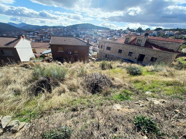 Terreno en El Hoyo de Pinares, Ávila en venta - Foto del edificio - Imagen 2 de 5