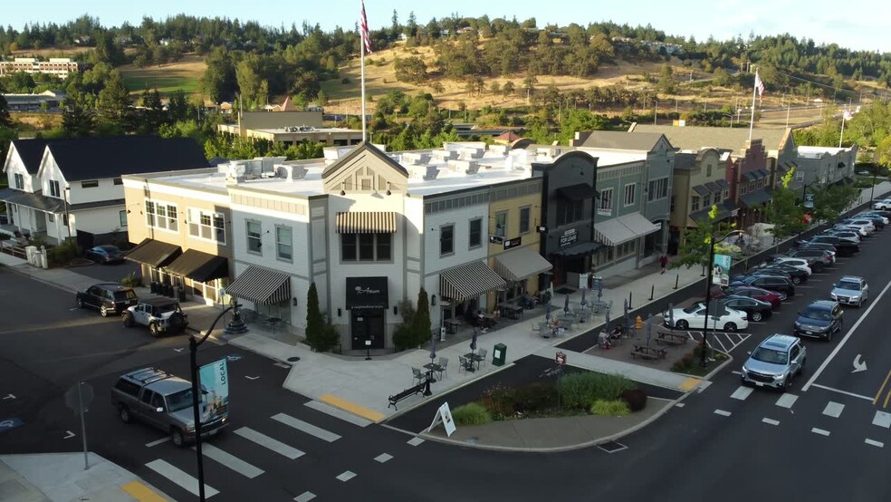 1914 Willamette Falls Dr, West Linn, OR en alquiler - Vídeo de anuncio comercial - Imagen 2 de 8