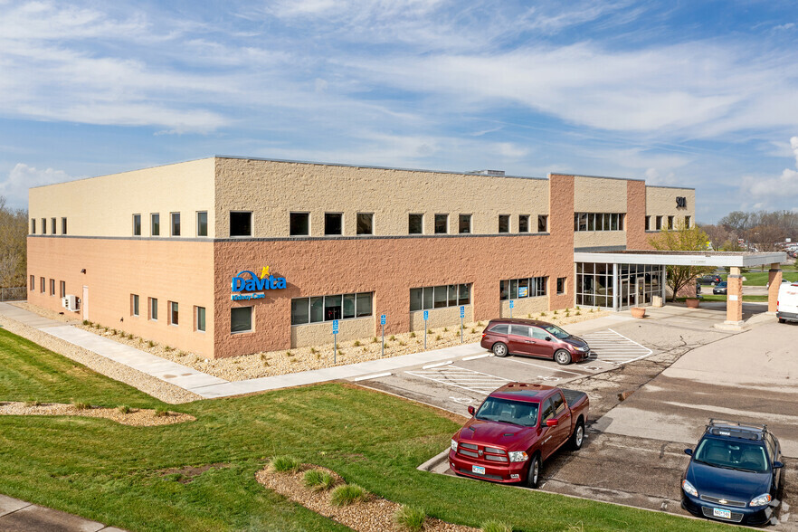 501 E Nicollet Blvd, Burnsville, MN en alquiler - Foto del edificio - Imagen 1 de 6