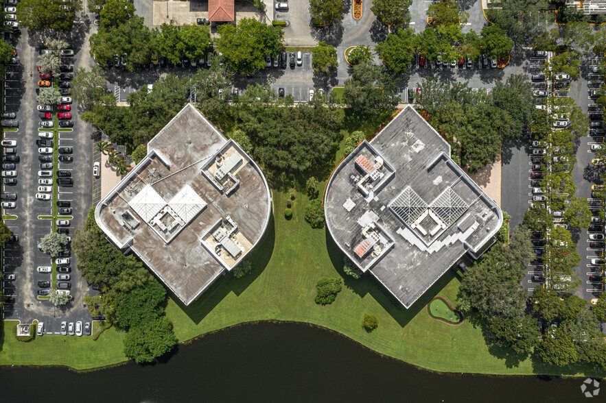 560 Village Blvd, West Palm Beach, FL en alquiler - Vista aérea - Imagen 3 de 27