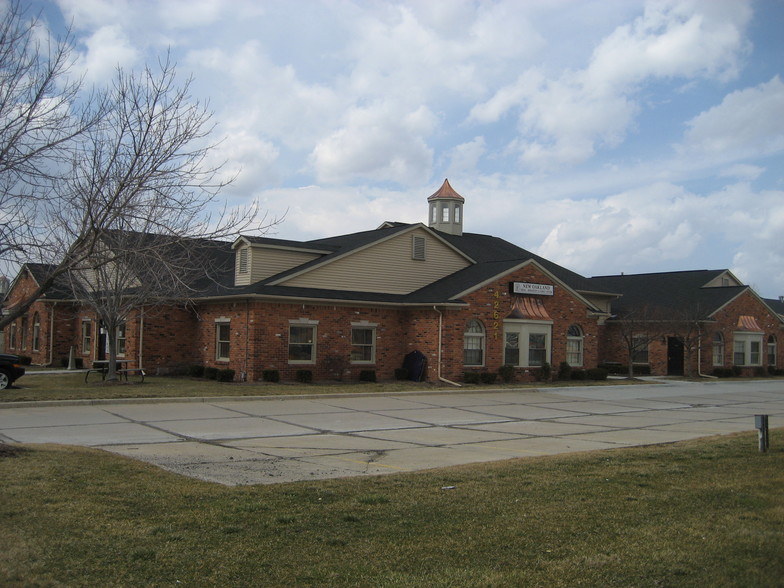 42621 Garfield Rd, Clinton Township, MI en alquiler - Foto del edificio - Imagen 3 de 3