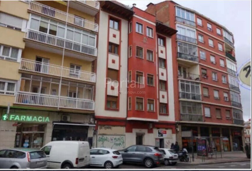Local en León, León en venta - Foto del edificio - Imagen 1 de 5