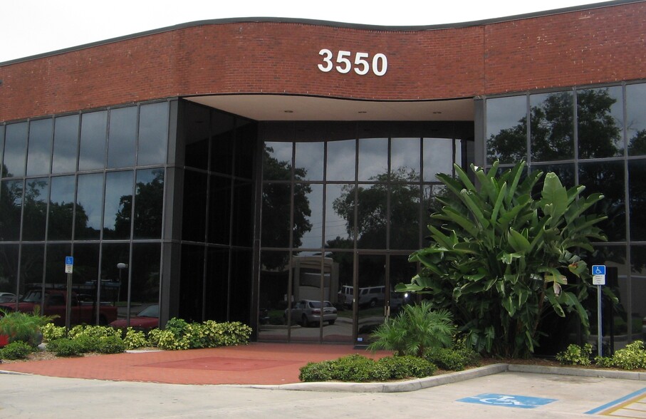 3550 W Waters Ave, Tampa, FL en alquiler - Foto del edificio - Imagen 1 de 2