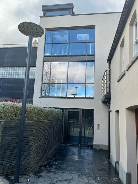 31-37 Caroline St, Bridgend en alquiler - Foto del edificio - Imagen 2 de 3