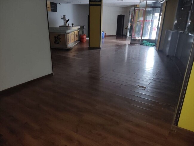 Más detalles de Emilio Lemos, Sevilla Este, S/N, SEVILLA - Local en venta