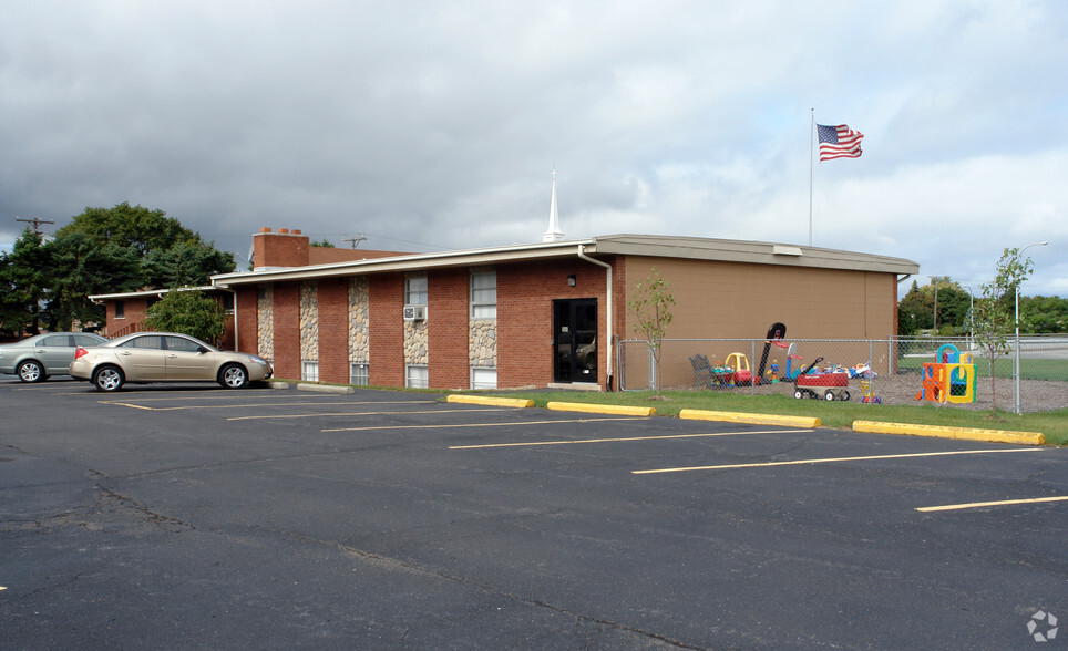 3800 E 11 Mile Rd, Warren, MI en alquiler - Foto del edificio - Imagen 3 de 3