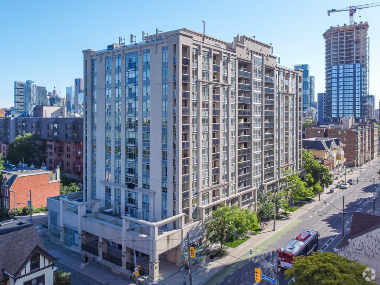 225 Wellesley St E, Toronto, ON en venta - Foto del edificio - Imagen 2 de 2