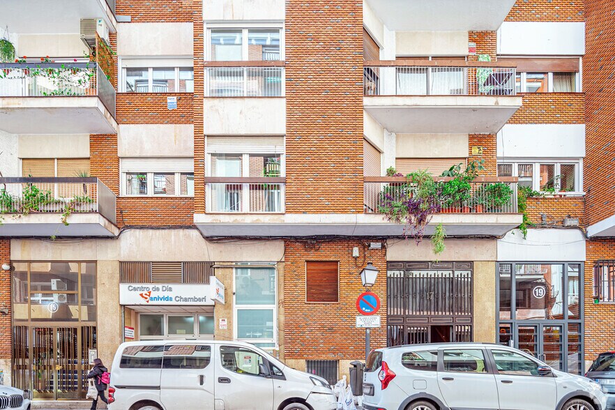 Edificio residencial en Madrid, Madrid en venta - Foto del edificio - Imagen 2 de 2